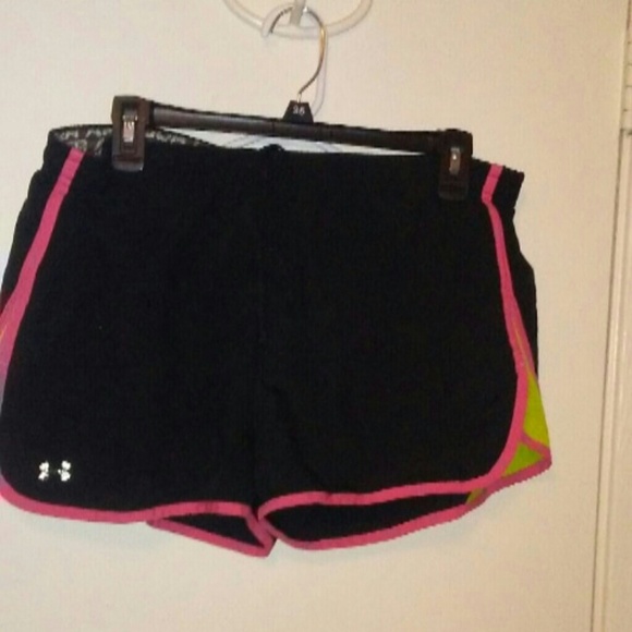 Under armor running shorts - Picture 1 of 2